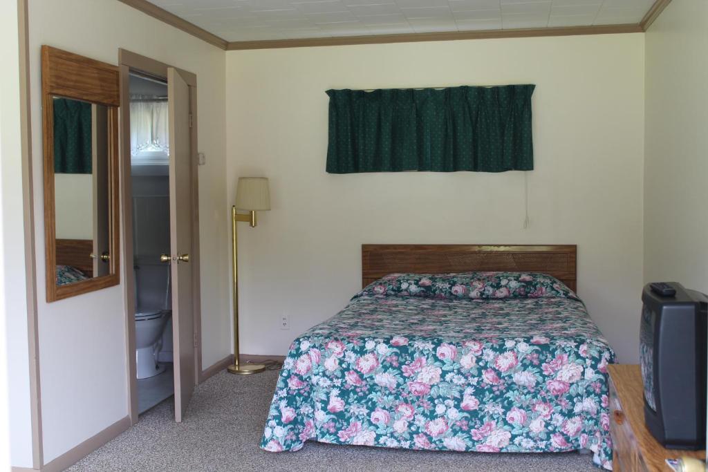 Twin Lakes - Hurley Villa Room photo